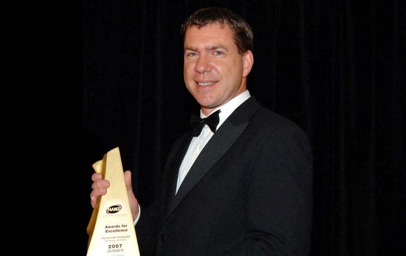 Darryl Soljan receiving HANZ Award for Excellence